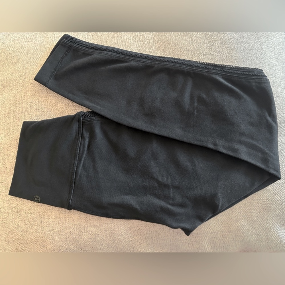 Black mesh Lululemon leggings
